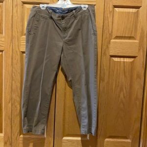 Brown Eddie Bauer capris, size 8.